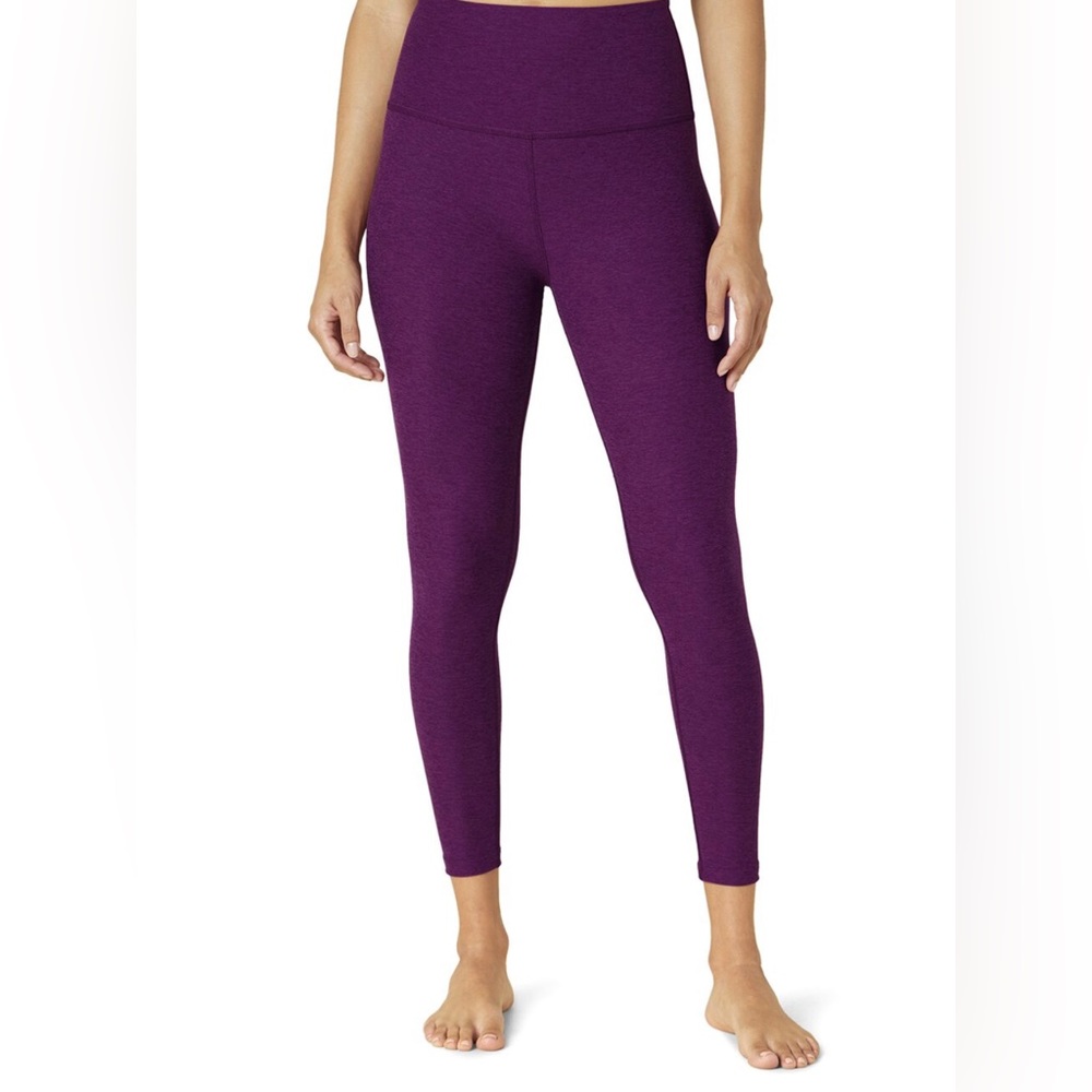 BEYOND YOGA LEGGINGS | Space Dye High Waisted Legging caught in the midi purple